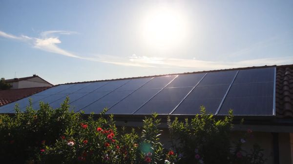 Les avantages des panneaux solaires à Nîmes pour des économies
