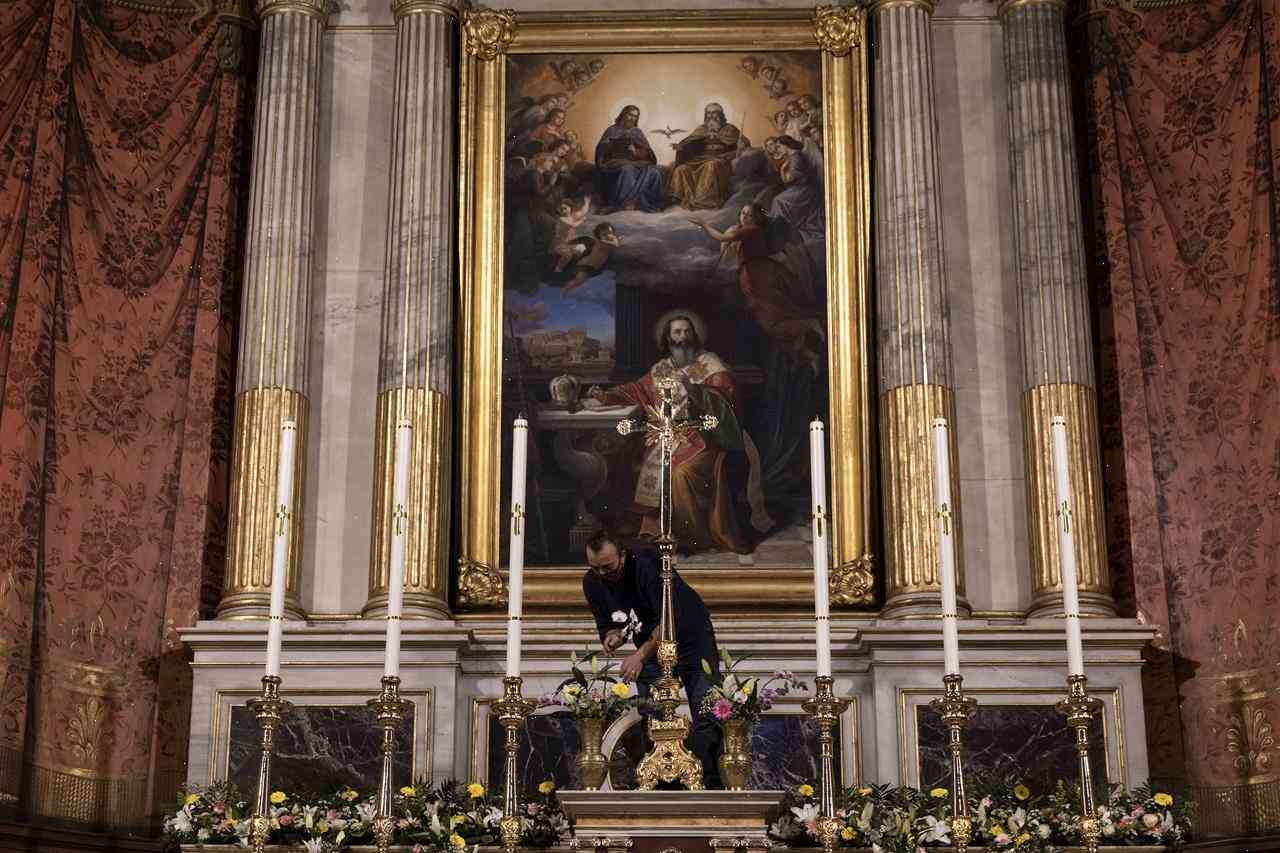 Greek government plans Pontiff celebrations